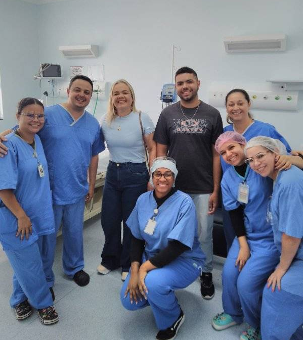 Reencontro de Paciente com Equipe Médica e Assistencial após 18 dias de Internação na UTI